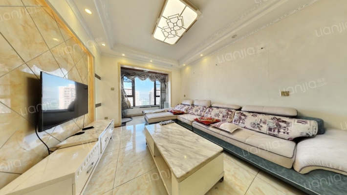 缤纷翡翠湾二手房实景图