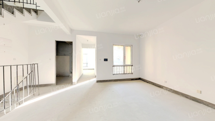 龙湖听蓝湾二手房实景图