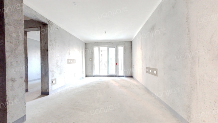 东站前府一期南苑二手房实景图