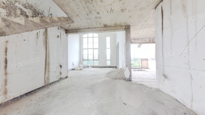 龙湖江与城二期纯小镇二手房实景图