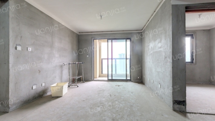 临江锦园二手房实景图