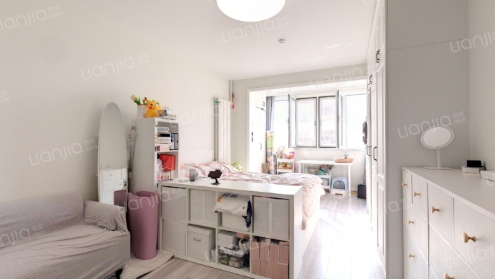 新贵都B区二手房实景图