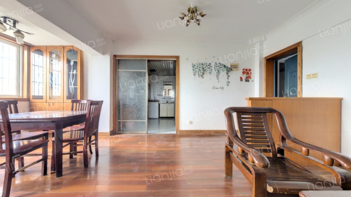 中心商厦二手房实景图