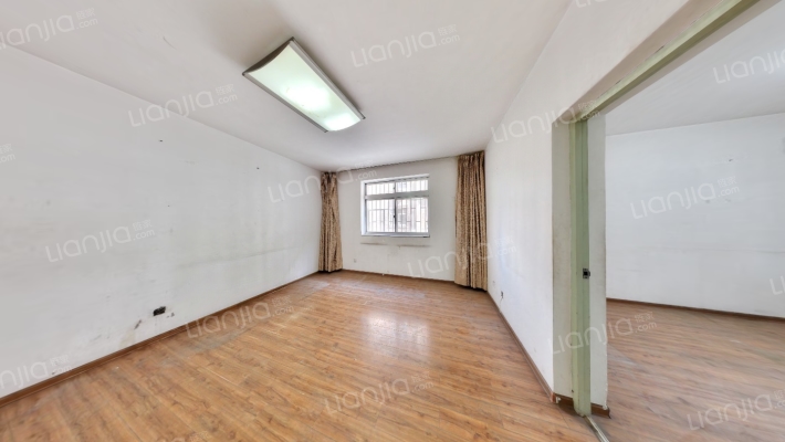 五金公司家属院二手房实景图