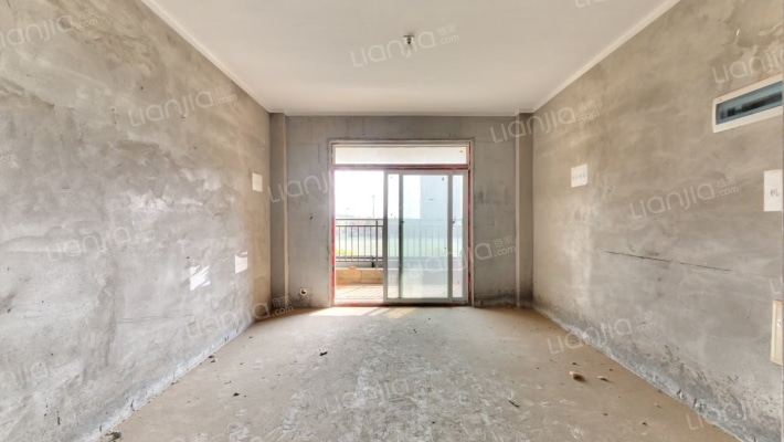 红霞雅苑二手房实景图