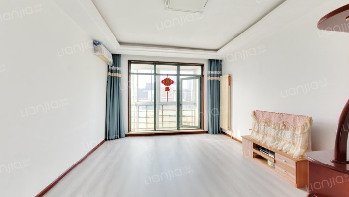 三寰芳草园二手房实景图