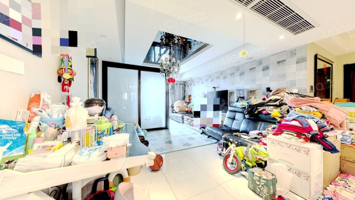 百盛国际大厦二手房实景图