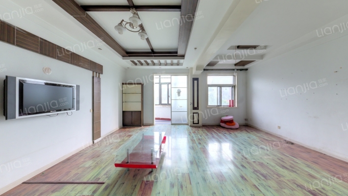 雪地公寓二手房实景图