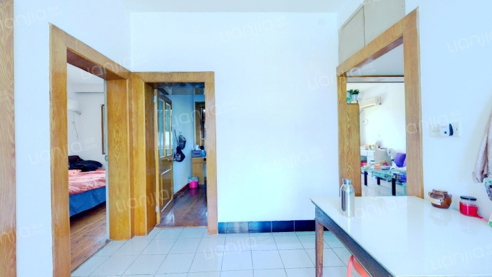 景杉路二手房实景图