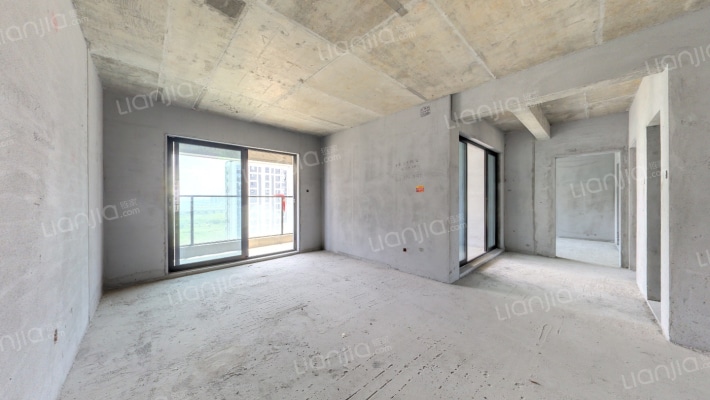 金富高铁滨河苑二手房实景图