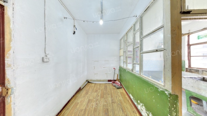 市委党校西影路新村二手房实景图