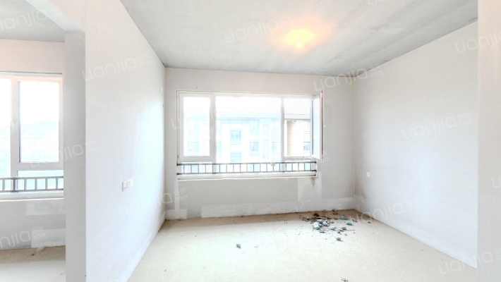 保利和府一期二手房实景图