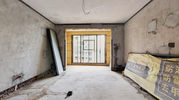 里约湖岸二手房实景图