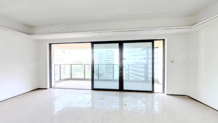 江山云出云峰二手房实景图