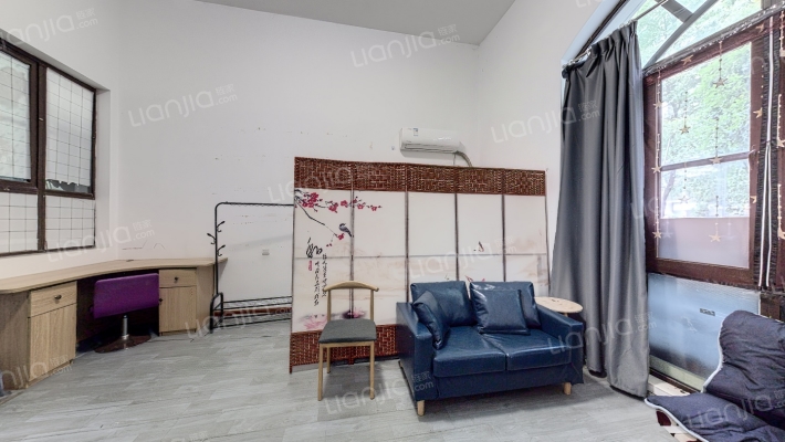 伊萨卡国际城排屋二手房实景图