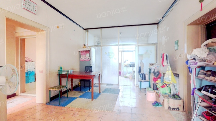 阿尔滨家属楼二手房实景图