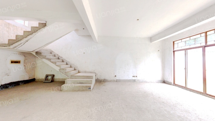 泮泸别墅二手房实景图