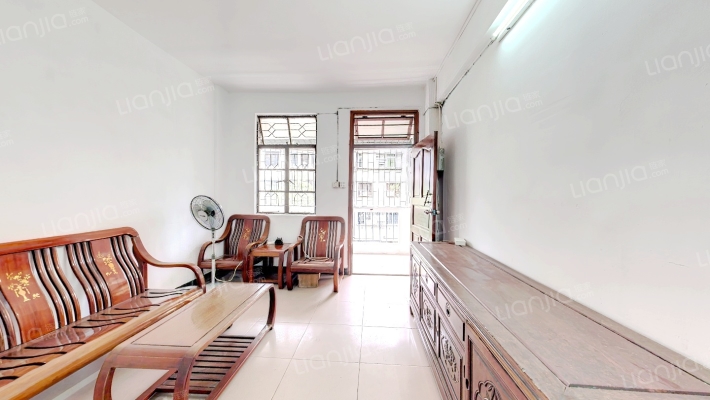 江畔新村二手房实景图