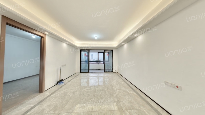 力高国资雍江府二手房实景图