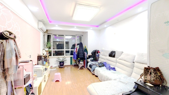 沈铁新苑西区二手房实景图