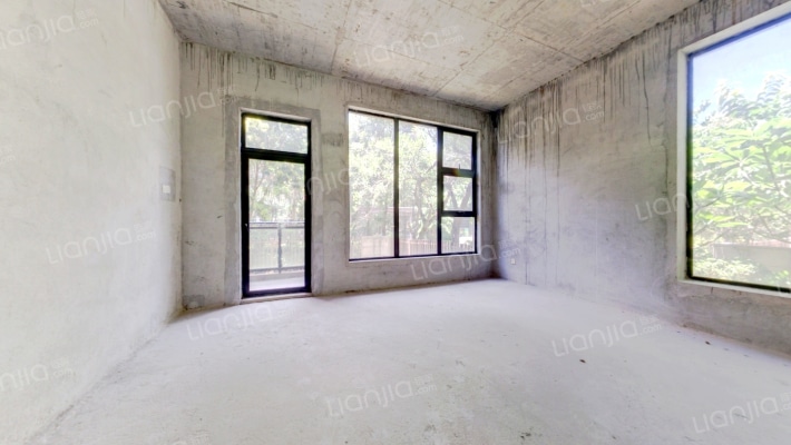 鸿威鸿景华庭南区二手房实景图