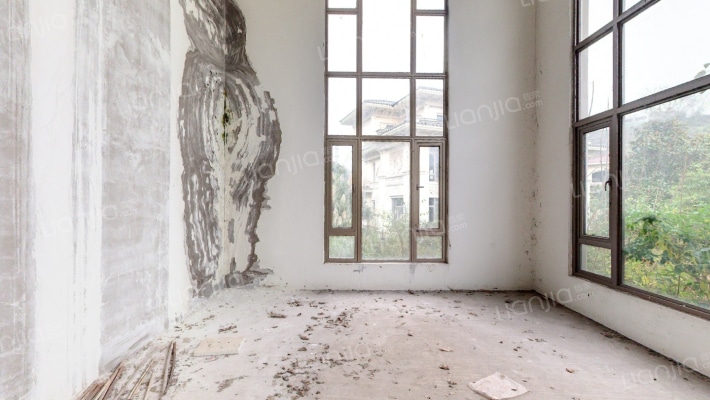 恒大金碧天下依云湖二手房实景图