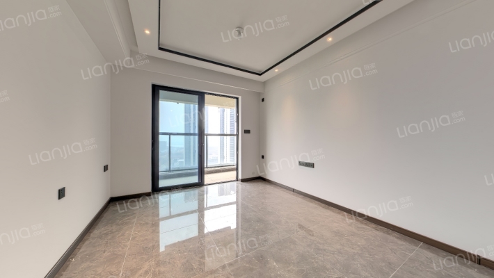 万科东湖堤白二手房实景图