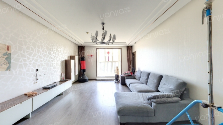 月亮城堡二手房实景图