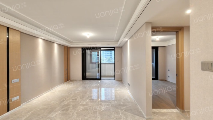 春月江澜湾二手房实景图