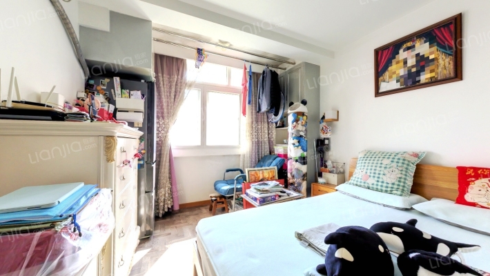 万航渡路713号二手房实景图