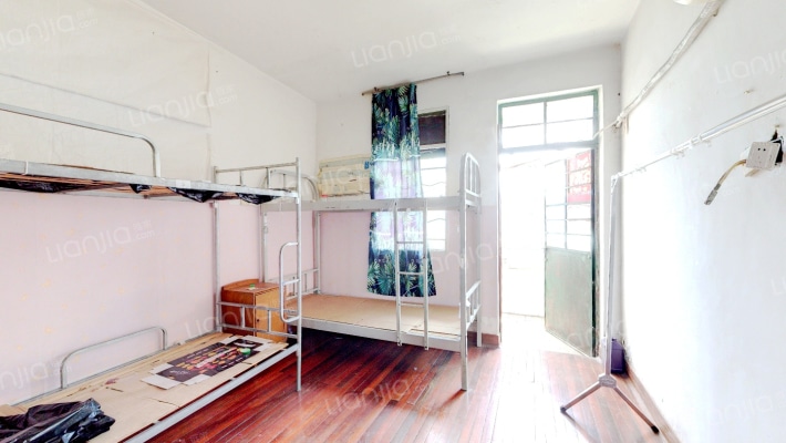 绒庄新村二手房实景图