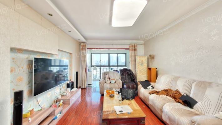 卓越蔚蓝海岸二期二手房实景图