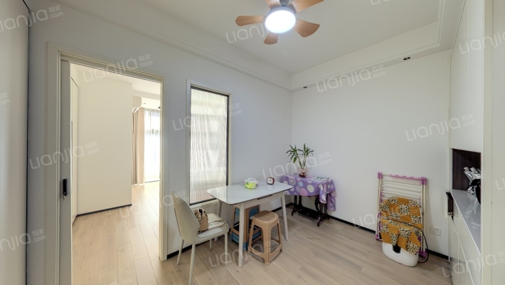 希尔顿公馆二手房实景图