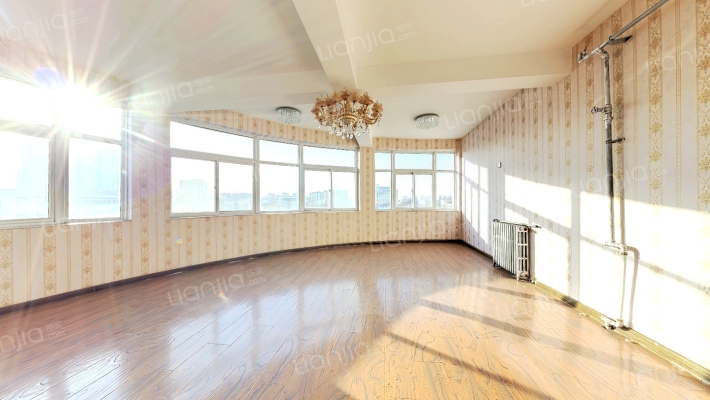 镇政府公寓二手房实景图