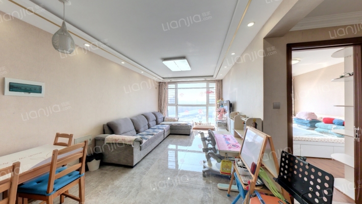 香槟橙郡二手房实景图