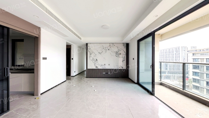 龙湖颐天康养天曜二手房实景图