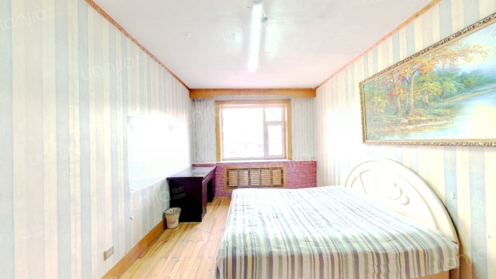 公交宿舍二手房实景图