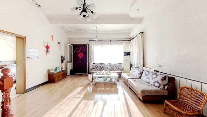 卧龙潭庄园二手房实景图