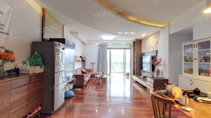 假日湾二手房实景图