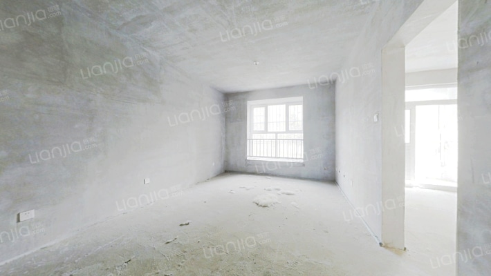 名流美域  南向两居 对外出售-客厅