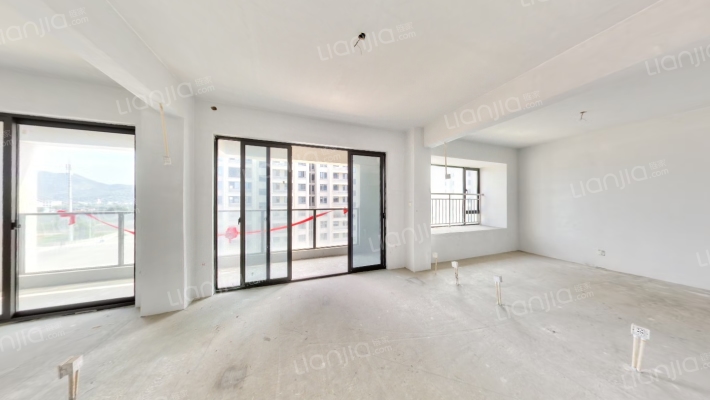 蓝溪云邸二手房实景图