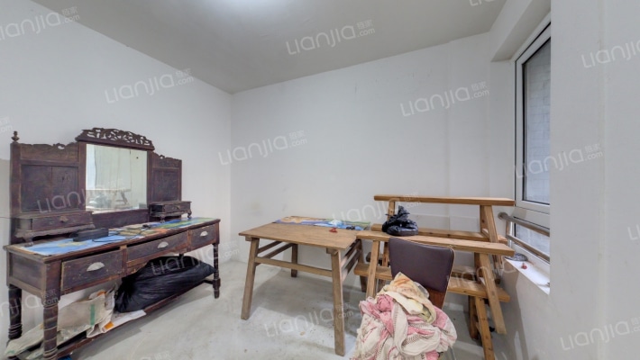 裕鸿佳苑(裕鹊路49弄)二手房实景图