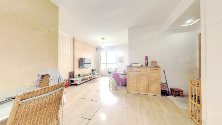 鹏程金湖公寓二手房实景图