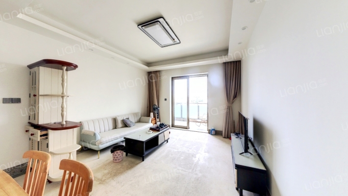 外滩中心二手房实景图