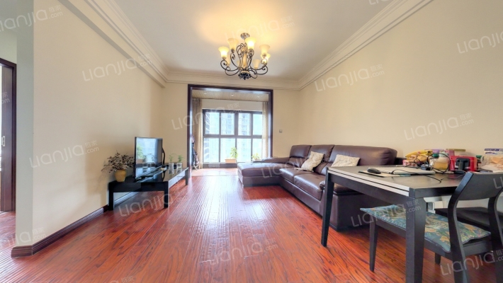 布鲁明顿广场二手房实景图