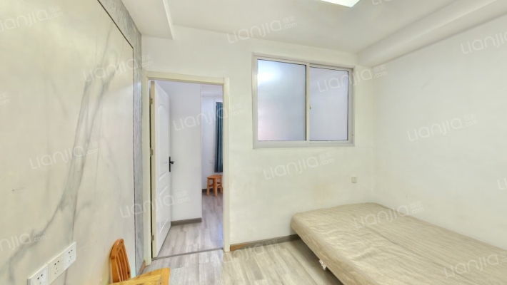 市委宿舍二手房实景图