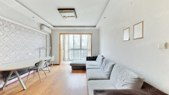 思念果岭国际社区二期湖光山色二手房实景图