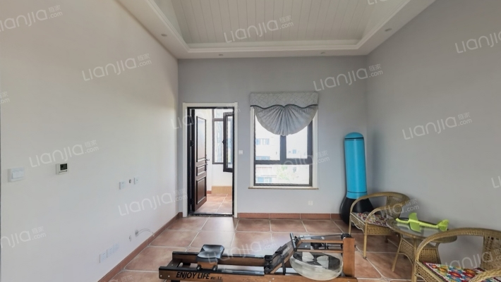 八达岭阿尔卡迪亚 · 波尔多庄园二手房实景图