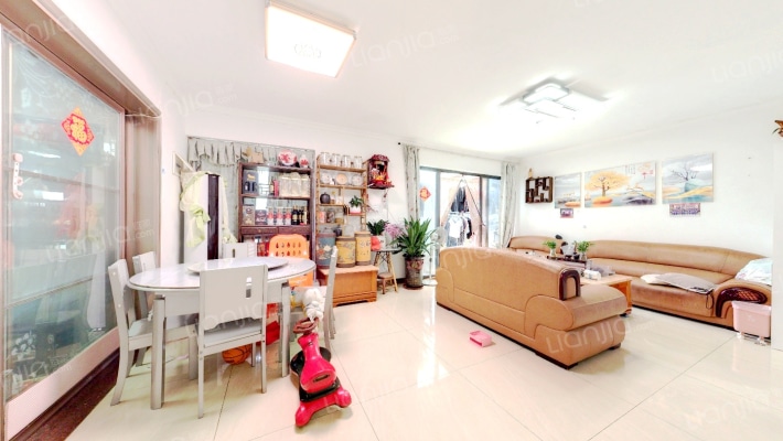 中信龙盛广场二手房实景图