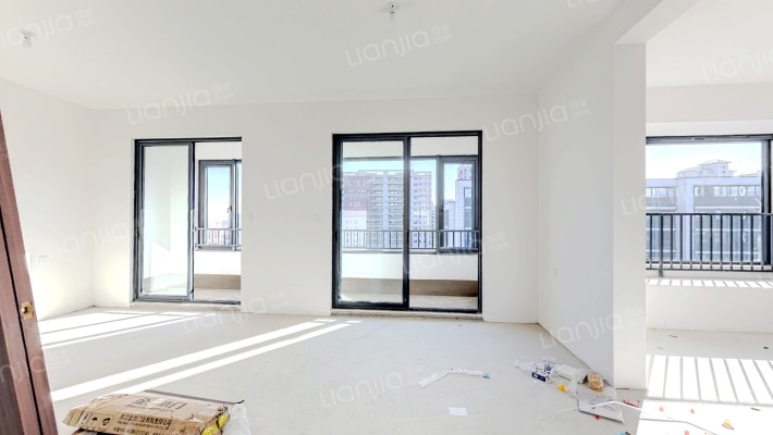 鸿翔中金鸿樾府二手房实景图